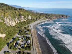  Punakaiki Beachfront Motels  Пунакайки
